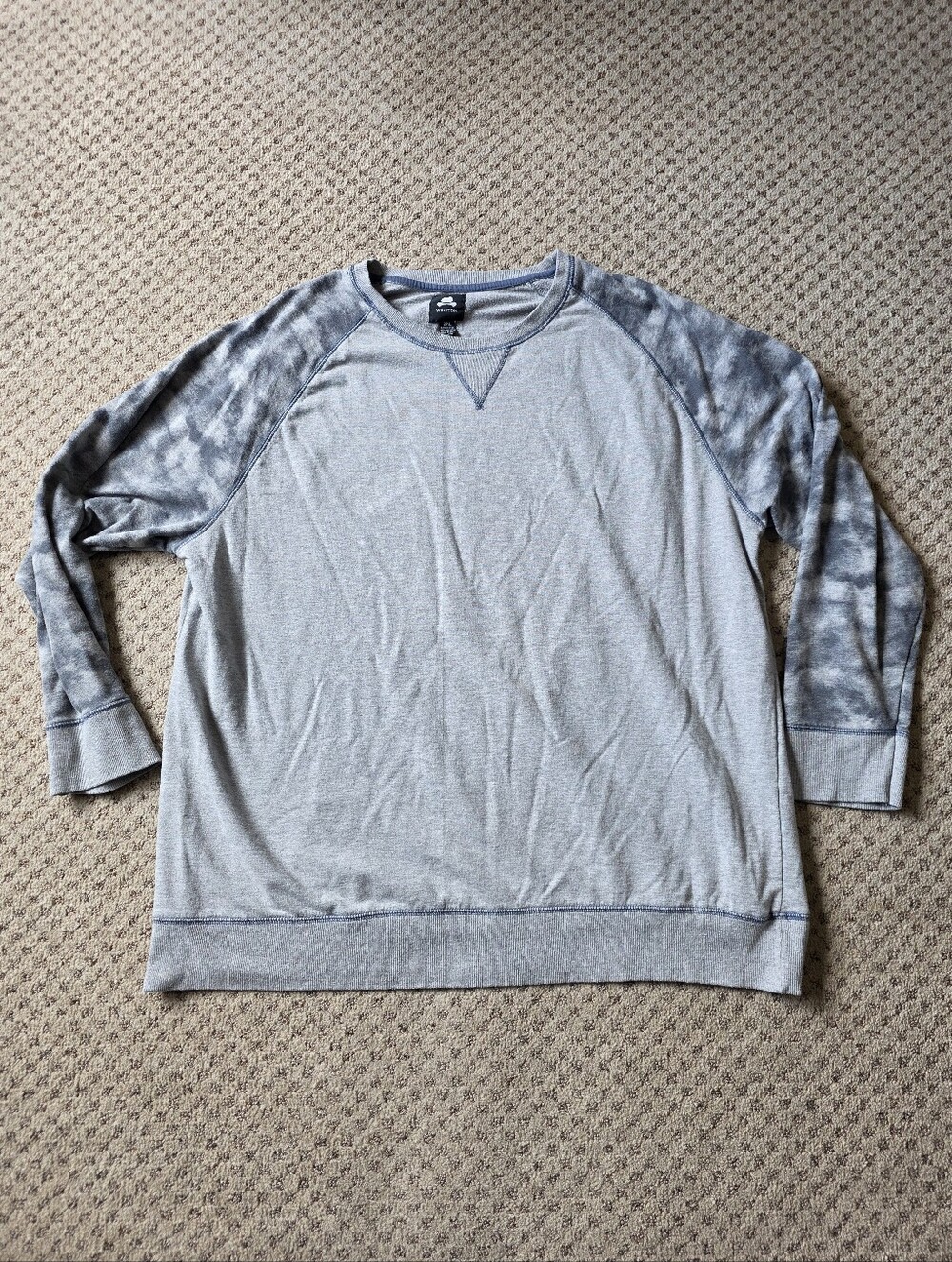 Men's Light Gray Crewneck Sweatshirt with Patterned Raglan Sleeves